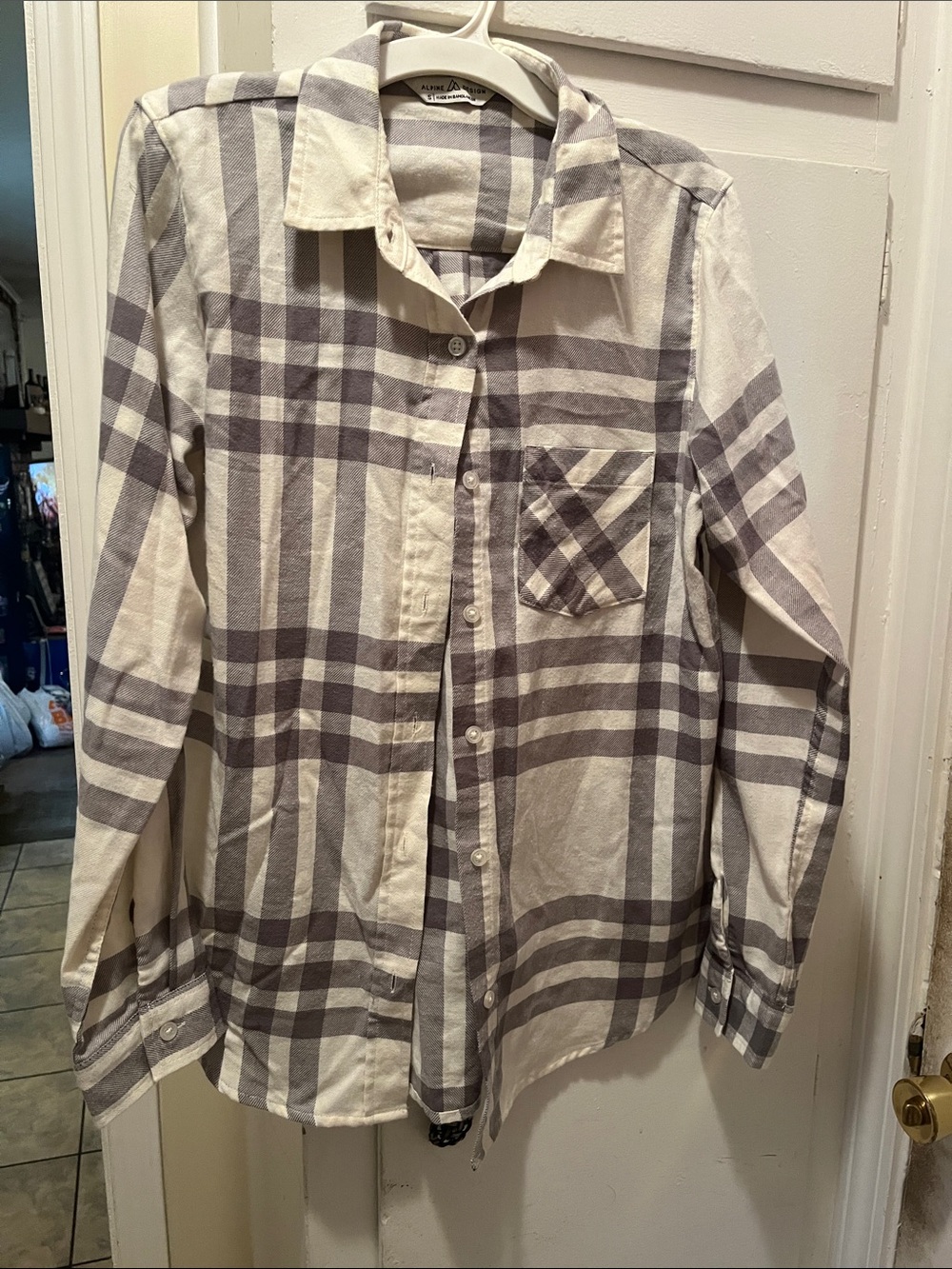 Alpine Design White & Gray Plaid Button-Down Shirt